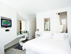 Top-8 of luxury Imerovigli hotels