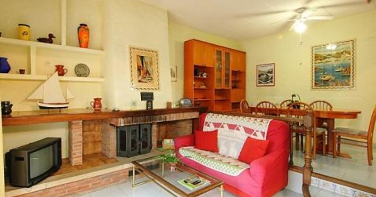 Awesome 3 Bedroom House in Begur with Parking