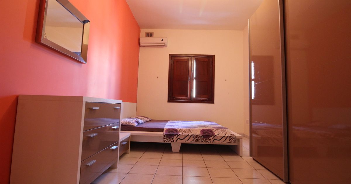 Large 1 bedroom Flat,WIFI,Parking,free Transfer