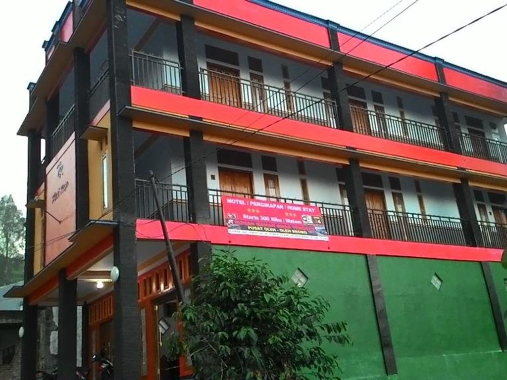 Hotel Huni Raya dekat Gunung Bromo