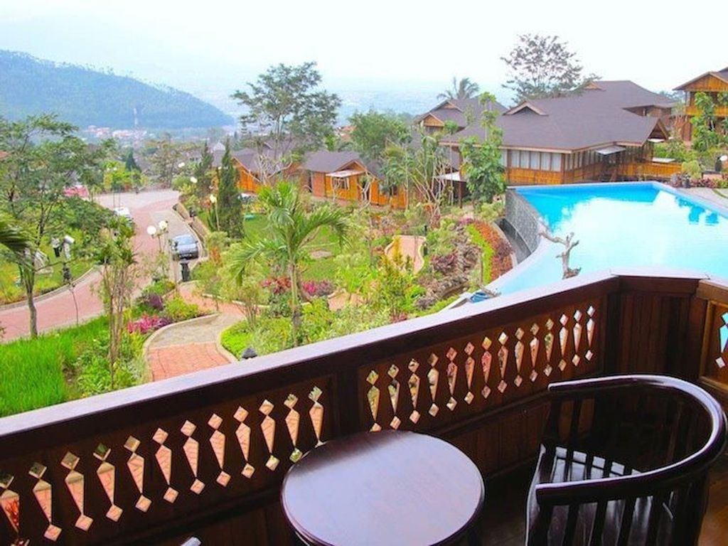 Jambuluwuk Batu Village Resort