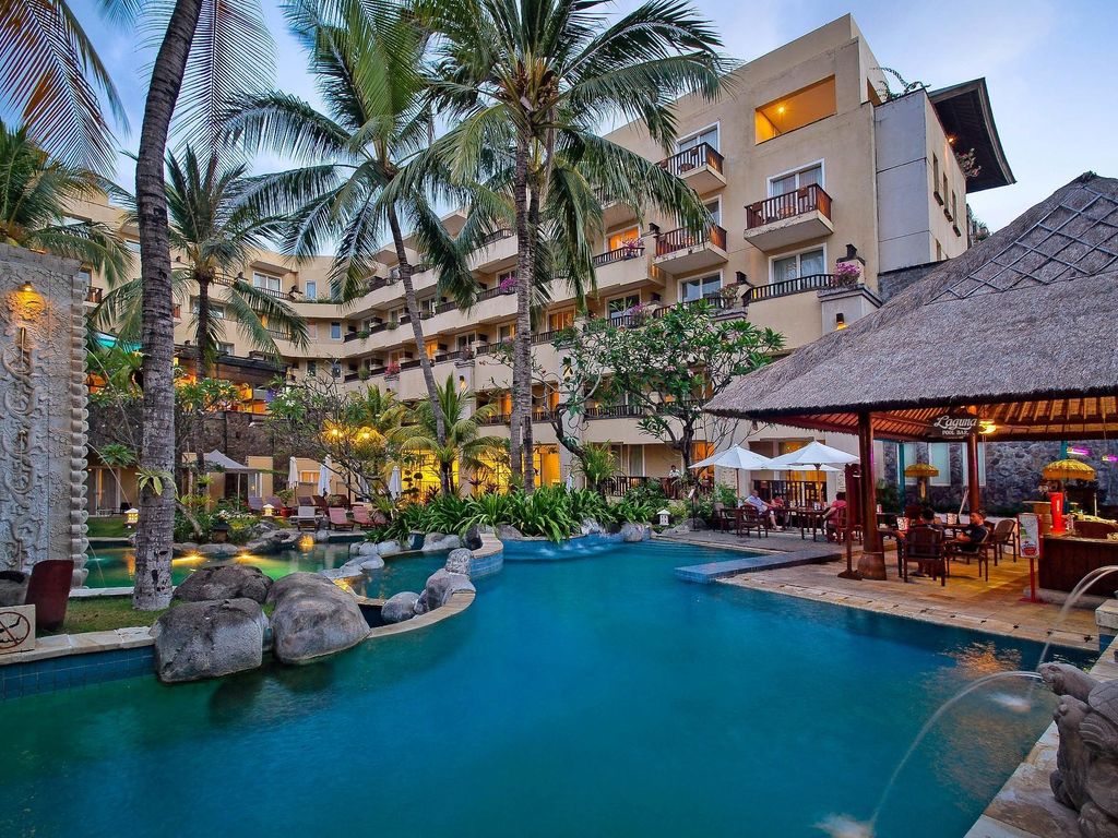 Hotel Bintang 5 Kuta Paradiso