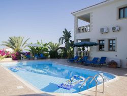 Pomos hotels with swimming pool