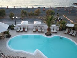 Kamari hotels with swimming pool