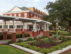 New Bern hotels with swimming pool