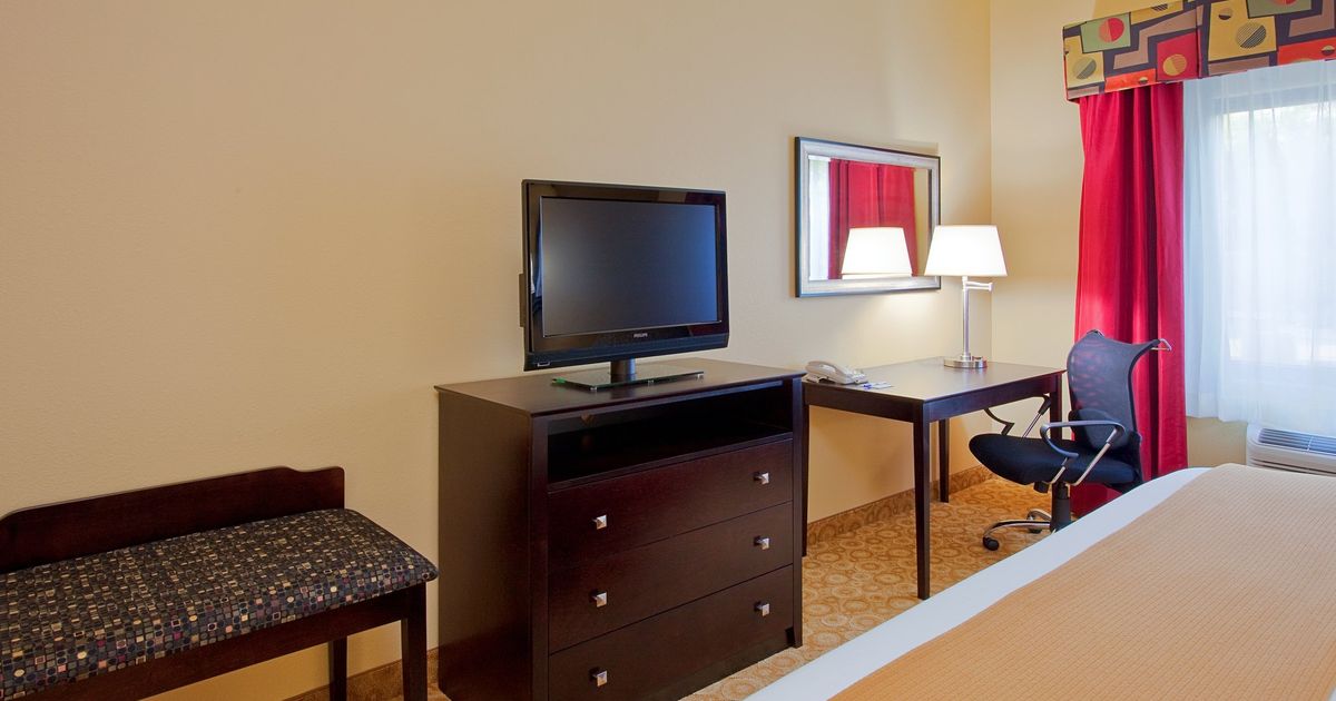 Holiday Inn Express Hotel & Suites Pensacola-West Navy Base