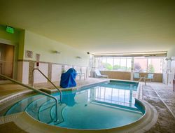 North Canton hotels with swimming pool