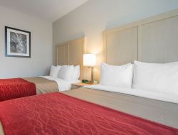 Campbell River hotels with swimming pool