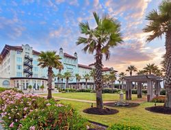 Galveston hotels with restaurants