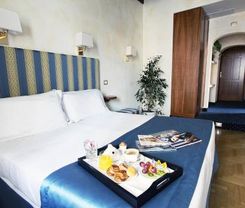 Roma: CityBreak no Hotel La Fenice desde 116.45€