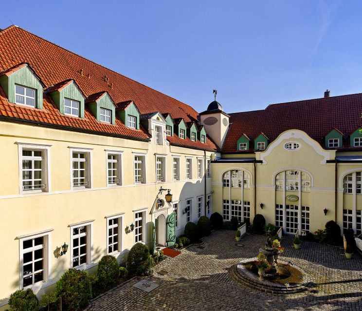 Best Western Premier Parkhotel Engelsburg.