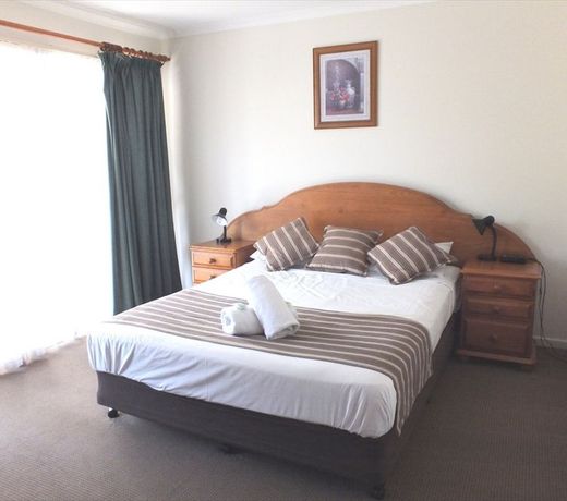 The Shores Holiday Apartments