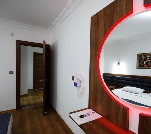Sealine Hotel