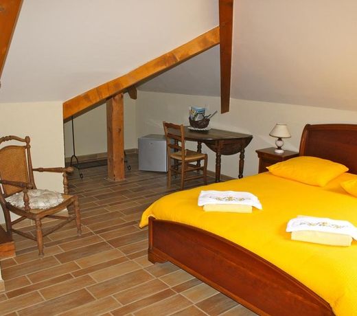 LA CHENAZ