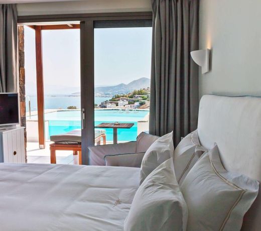 Royal Marmin Bay Boutique & Art Hotel