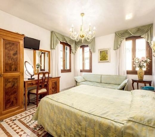 Antica Casa Carettoni