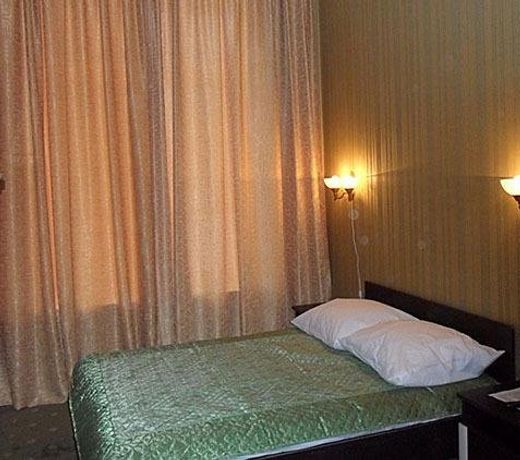 HOLIDAY HOTEL
