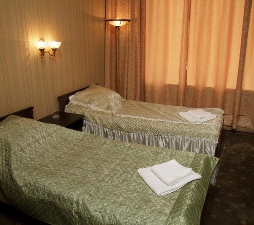 HOLIDAY HOTEL