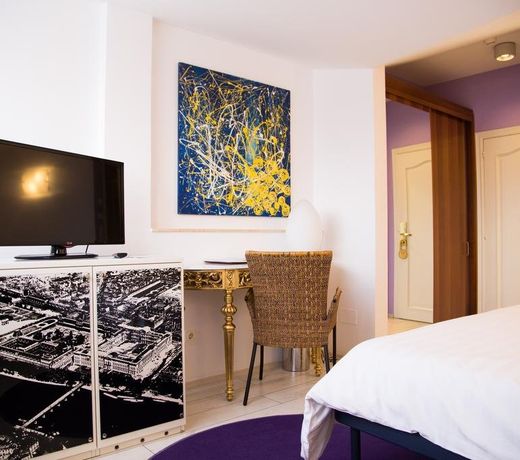 Diplomat Hotel & Spa