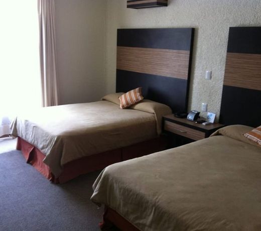 Hotel Paseo de la Presa