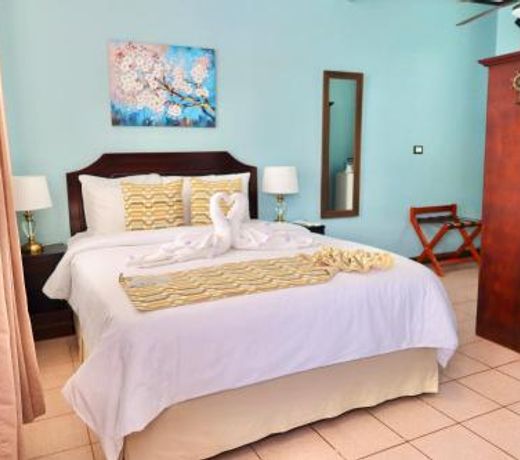 Espadilla Gardens Hotel