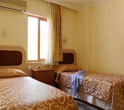 Arya Hotel