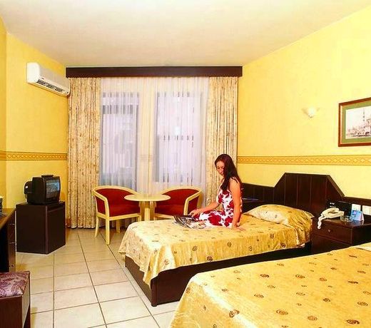 Kleopatra Arsi Hotel