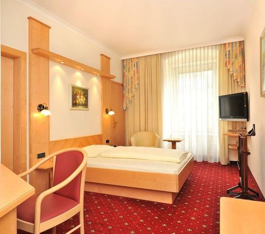 Hotel Goldener Brunnen