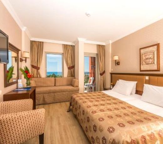 Royal Atlantis Beach