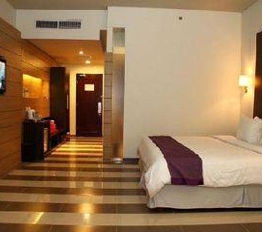 ASTON PARAMOUNT SERPONG