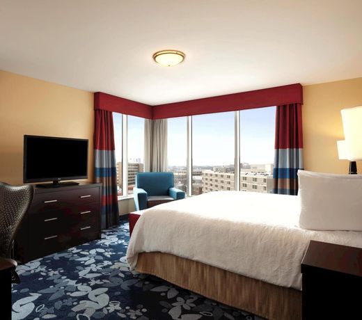 Hampton Inn & Suites Madison Downtown