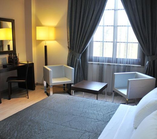 MonarC Hotel
