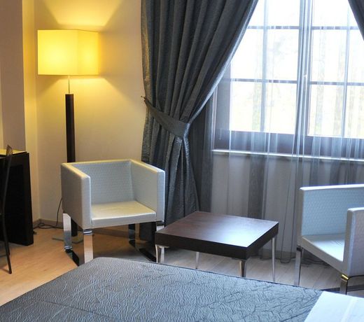 MonarC Hotel