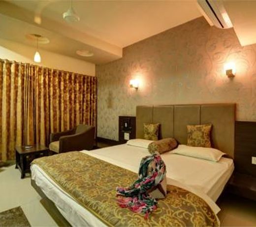 Hotel Savshanti Towers