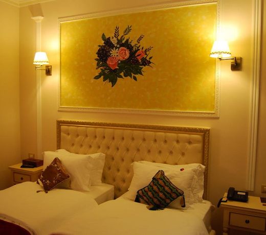 2 KITARRAT Boutique Hotel & SPA