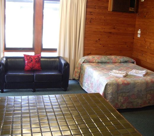 Aaroona Holiday Resort