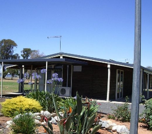 Aaroona Holiday Resort