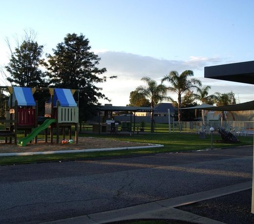 Aaroona Holiday Resort