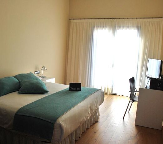 Buil & Gine Wine Hotel
