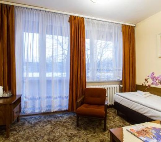 Hotel PRL RZEMIEŚLNIK