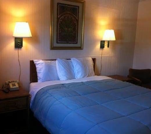 Green Crest Motel