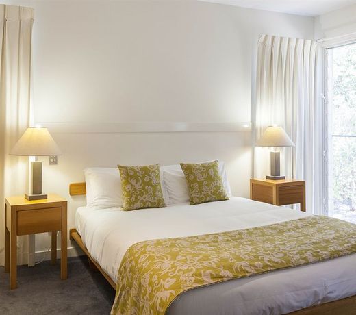 Couran Cove Resort