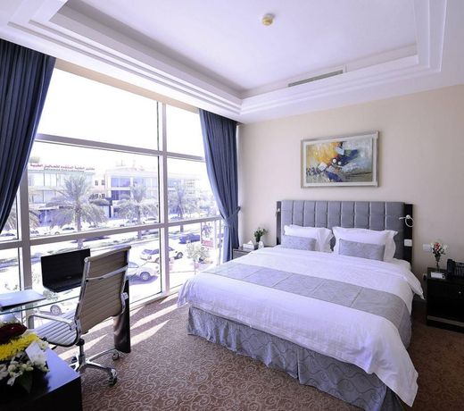 Mira Hotel