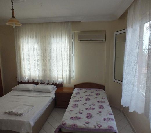 Everest Apart Hotel