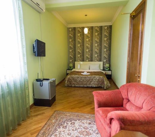 Paradise Hotel