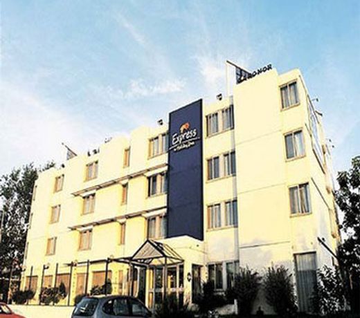 EXPRESS BY HOLIDAY INN PARIS-LE BOURGET/GARONOR