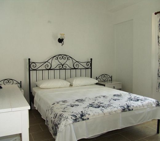 Alacati Zeynep