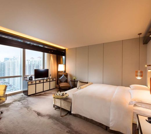 Hilton Shenzhen Futian, Metro Station at Hotel Front Door, Close to Futian Convention & Exhibition Center