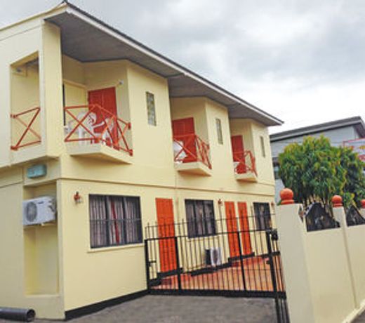Sundeck Suites