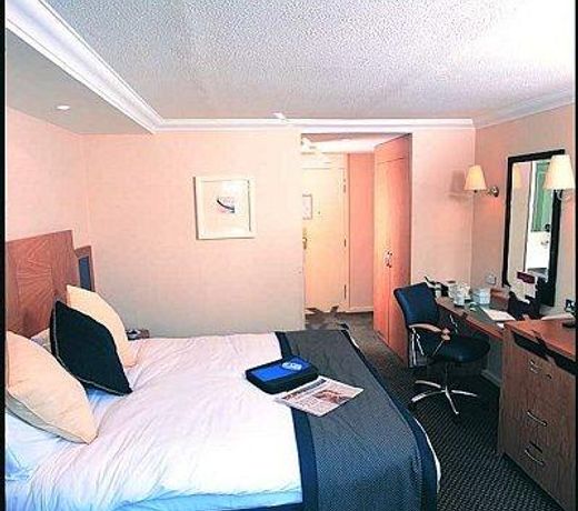 Travelodge Bath Waterside